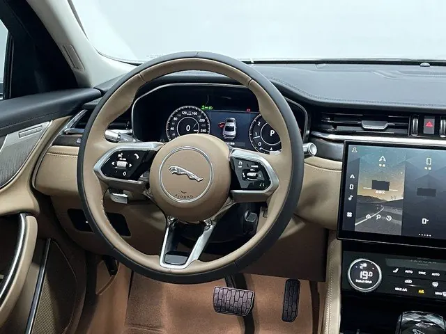 Jaguar 2021 XFL 2.0T P 12500.00g Drive Enjoy Deluxe Edition Automatic Gear 17