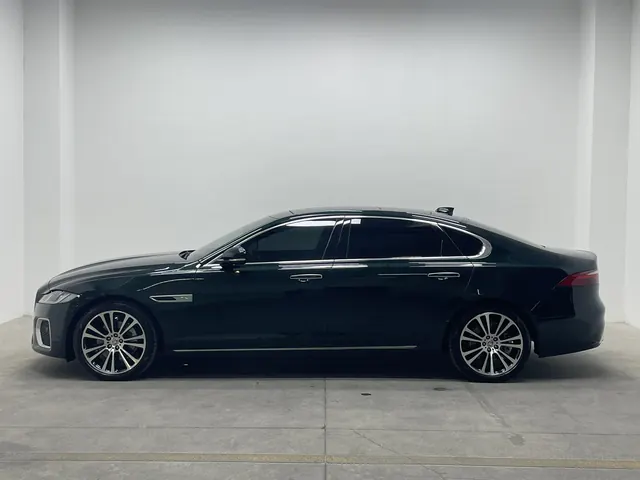 Jaguar 2021 XFL 2.0T P 12500.00g Drive Enjoy Deluxe Edition Automatic Gear 2