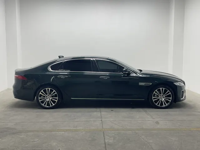 Jaguar 2021 XFL 2.0T P 12500.00g Drive Enjoy Deluxe Edition Automatic Gear 6