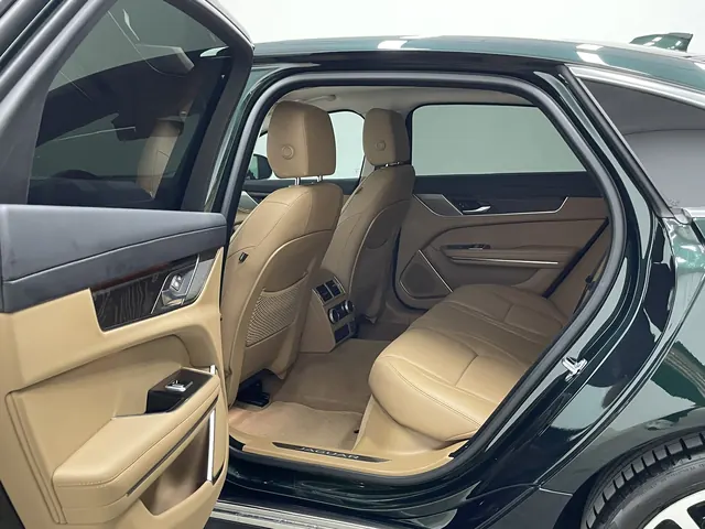 Jaguar 2021 XFL 2.0T P 12500.00g Drive Enjoy Deluxe Edition Automatic Gear 8