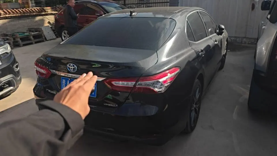Toyota 2023 Camry Dual Engine 2.5HG Stepless Deluxe Automatic Gear 4