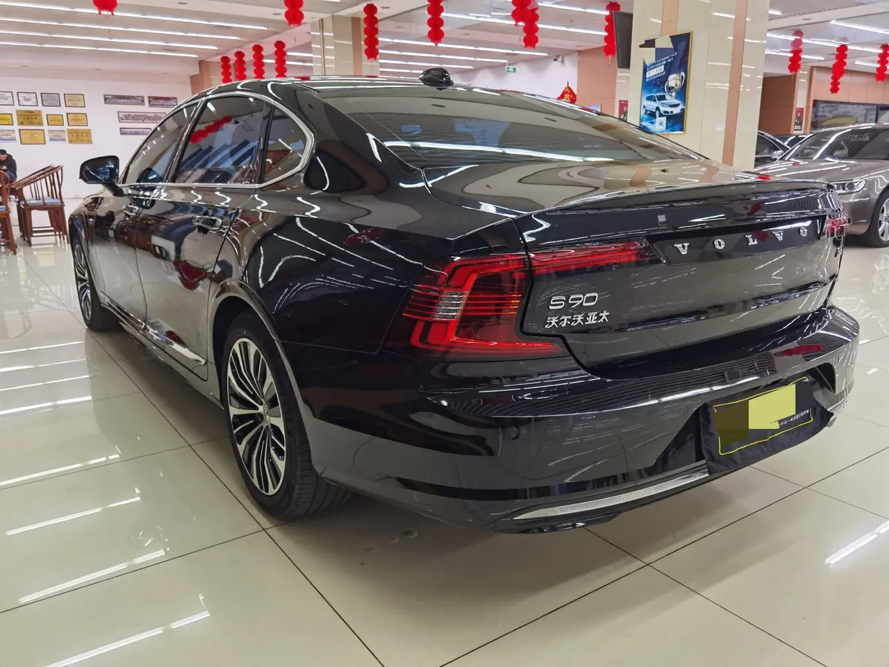 Volvo 2023 S90 48V 2.0T B5 Zhiyi Deluxe Edition Automatic Gear 4