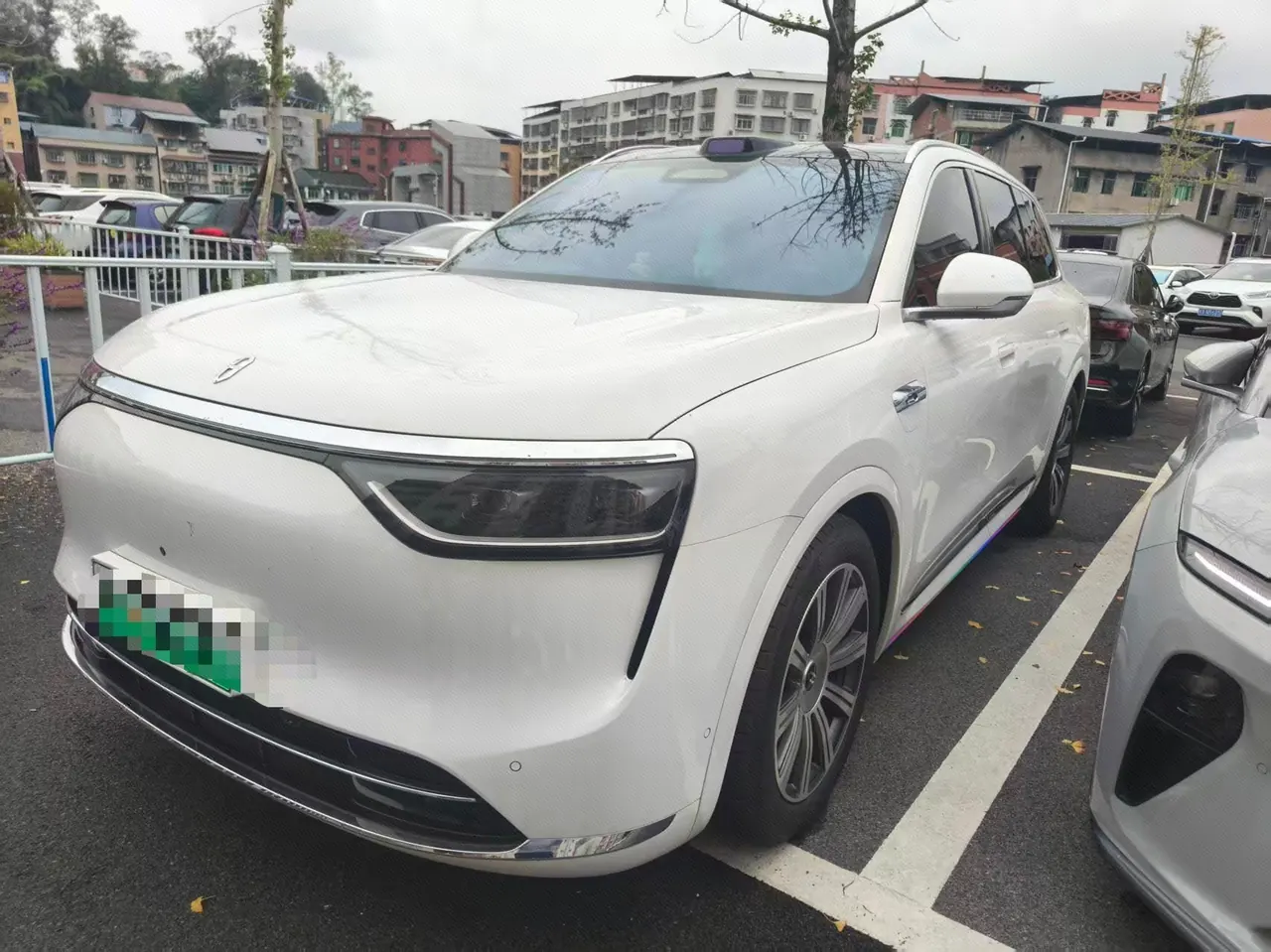 AITO 2025 AITO M8 Max Edition 53.4kWh 6-seat Edition Automatic Gear - View 1