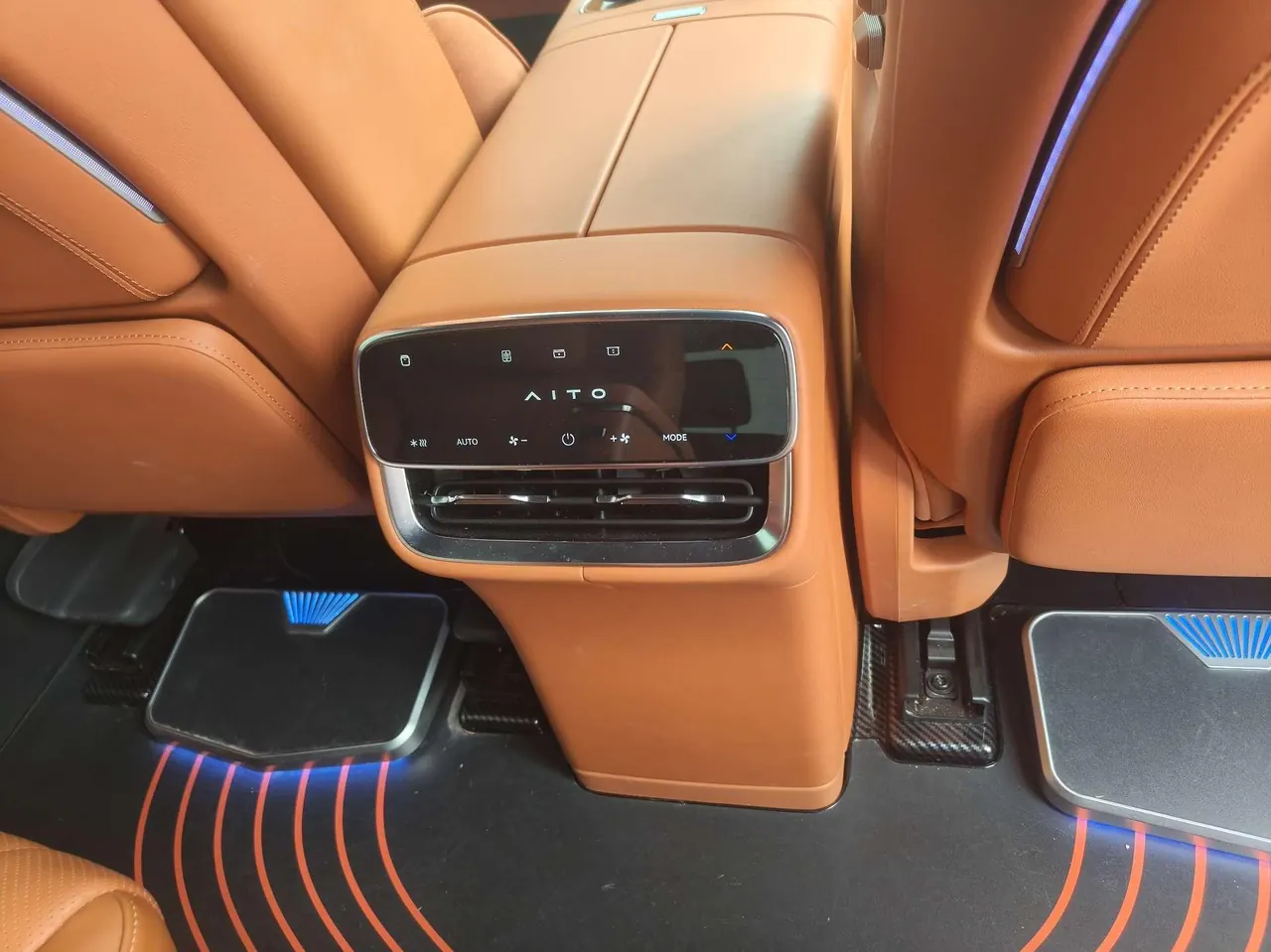AITO 2025 AITO M8 Max Edition 53.4kWh 6-seat Edition Automatic Gear 3
