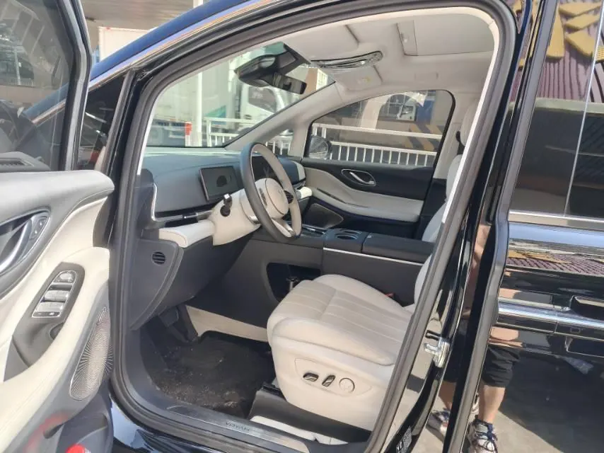 Voyah 2025 dreamers PHEV 1.5T four-wheel drive flagship dry Kun version automatic gear 2