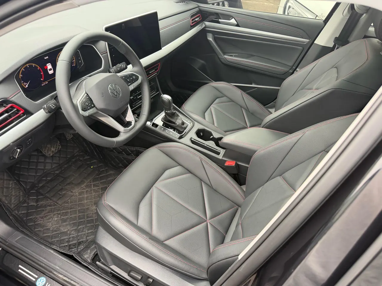 Volkswagen 2024 Lavida 1.5TSI 300TSI Star Leading Edition Automatic Gear 3