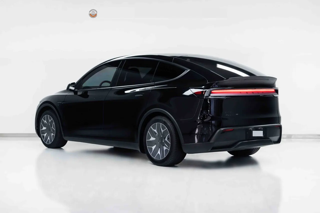 Tesla 2025 Model Y L Long Endurance All-Wheel Drive Automatic Transmission 4
