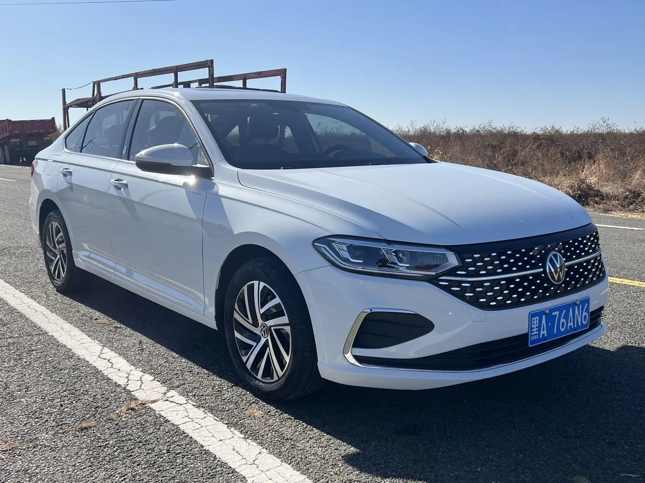 Volkswagen 2023 LaVida 1.5 Star 5 Million Edition Automatic Gear 3