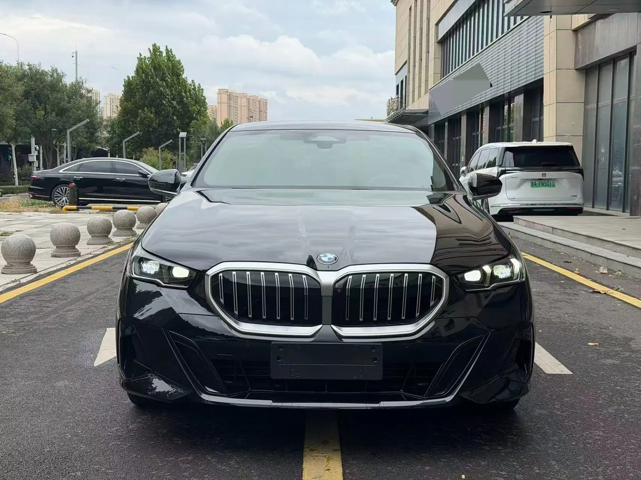 BMW 5 Series 2025 530Li 48V 2.0T Leading M Sports Suit Automatic Gear 2