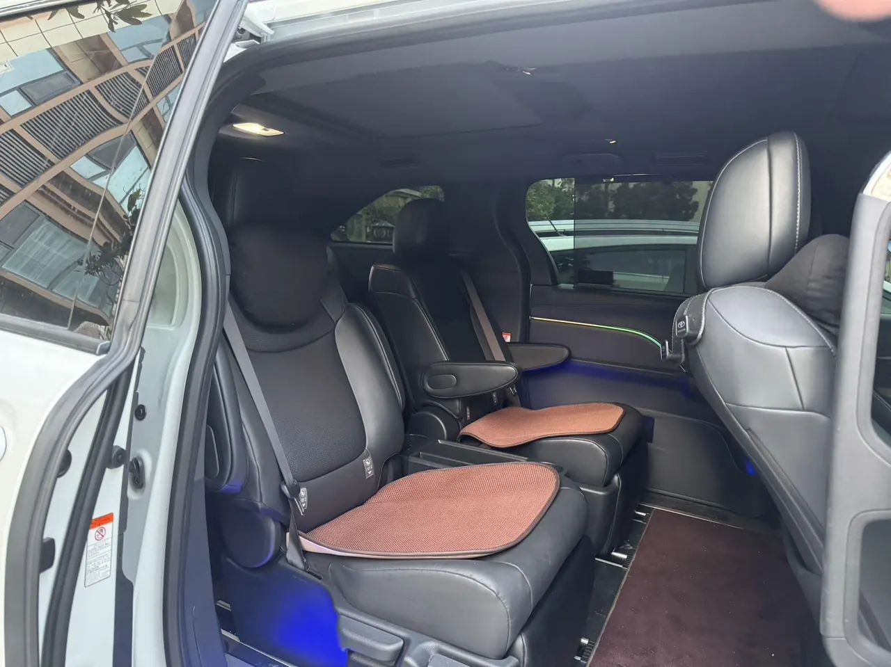 Toyota 2024 Grevia HYBRID 2.5 Stepless Deluxe Edition Automatic Transmission 4