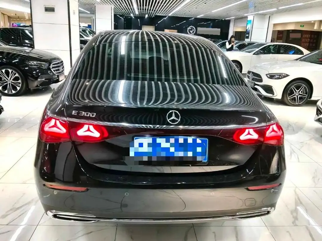 Mercedes Benz E Class 2024 E 300 L 48V 2.0T Luxury Automatic Gear 4