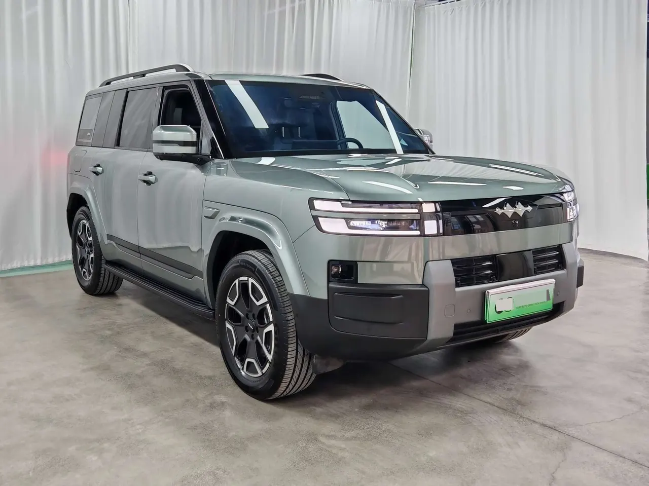 FangChengBao 2025 Titanium 7 1.5T Stepless 200KM Two-Drive Max Edition Automatic Gear 3