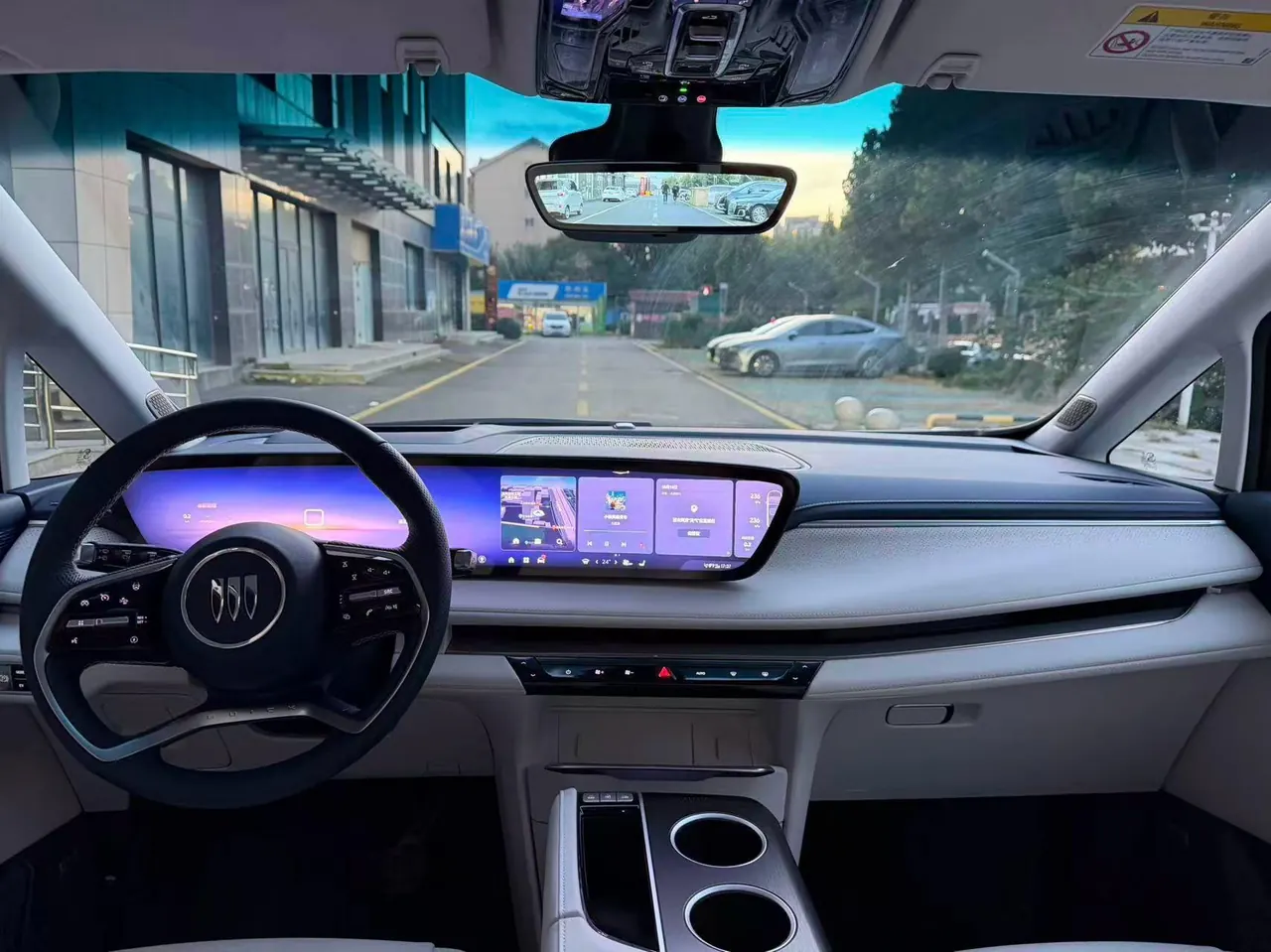 Buick 2024 GL8 Lu Zun PHEV 1.5T Luxury Edition 6-seat Automatic Gear 6