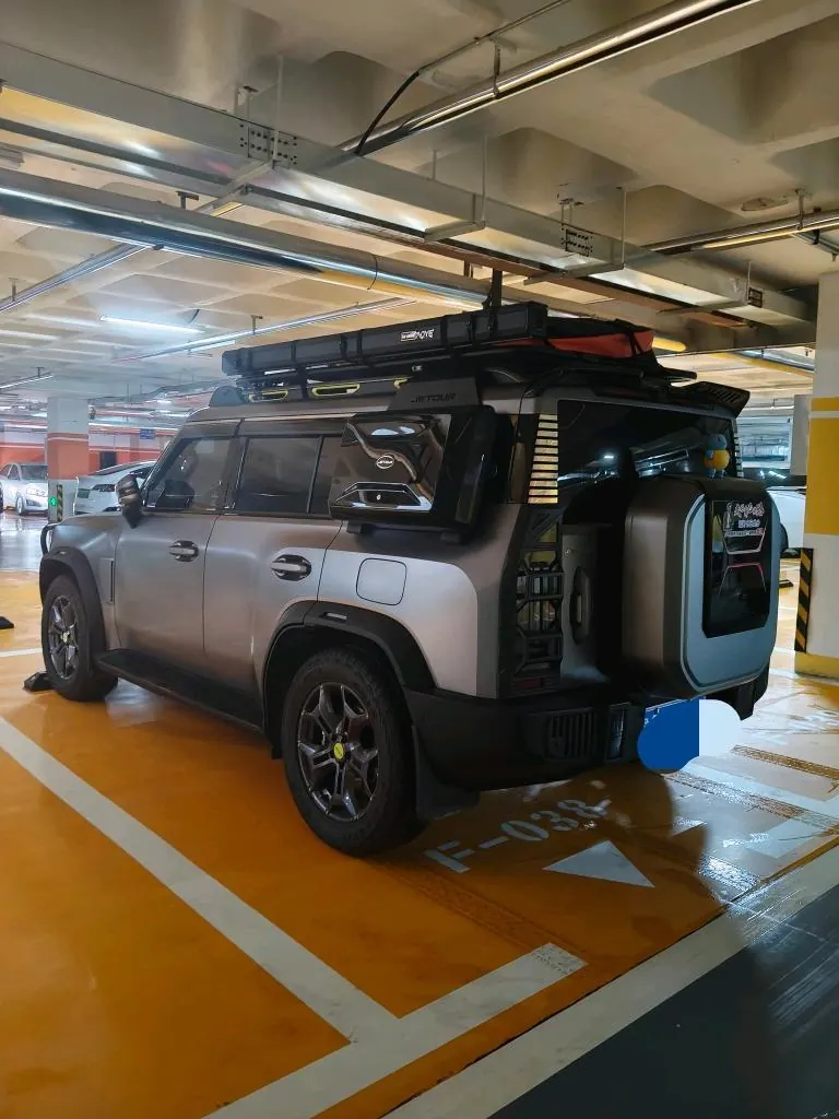 Jetour 2024 Traveler 2.0T Four-wheel Drive Through PRO Entertainment Edition Automatic Gear 3