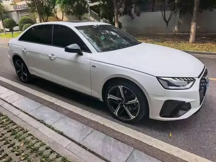 Audi 2024 A4L 2.0TFSI 40TFSI Deluxe Dynamic Automatic 3