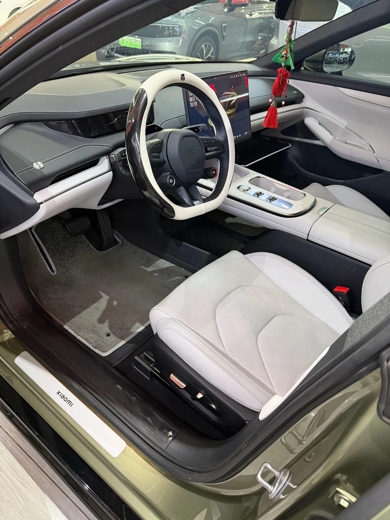 打开图片灯箱:MI 2024 SU 7 700km Rear Drive Long Endurance Smart Driving Edition Automatic Gear