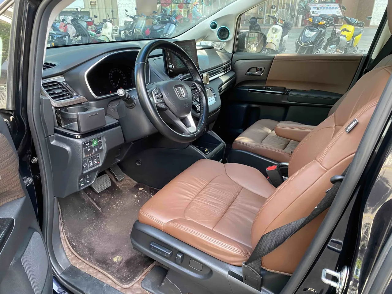 Honda 2022 Odyssey Hybrid 2.0 Stepless Sharp and Glory Edition Automatic Gear 2