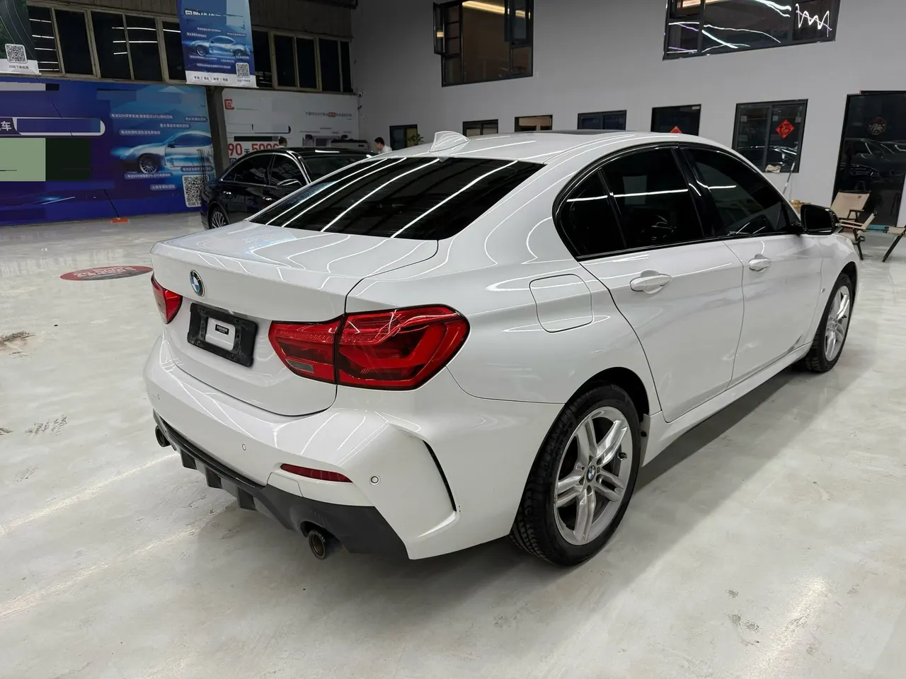 BMW 1 Series 2021 120i 1.5T M Sport Night Edition (facelift) Automatic 4