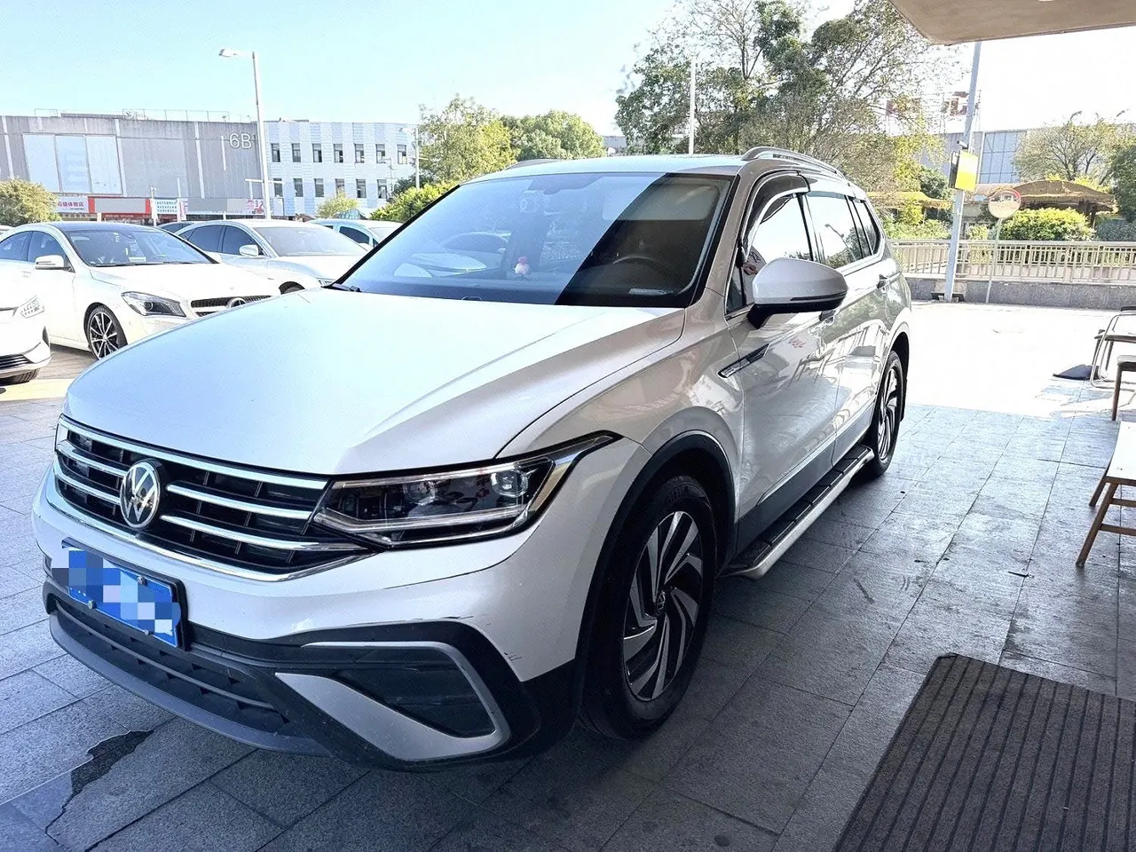 Открыть галерею: Volkswagen 2022 Tiguan L 2.0TSI 330TSI Two-Drive Smart Edition Automatic Gear