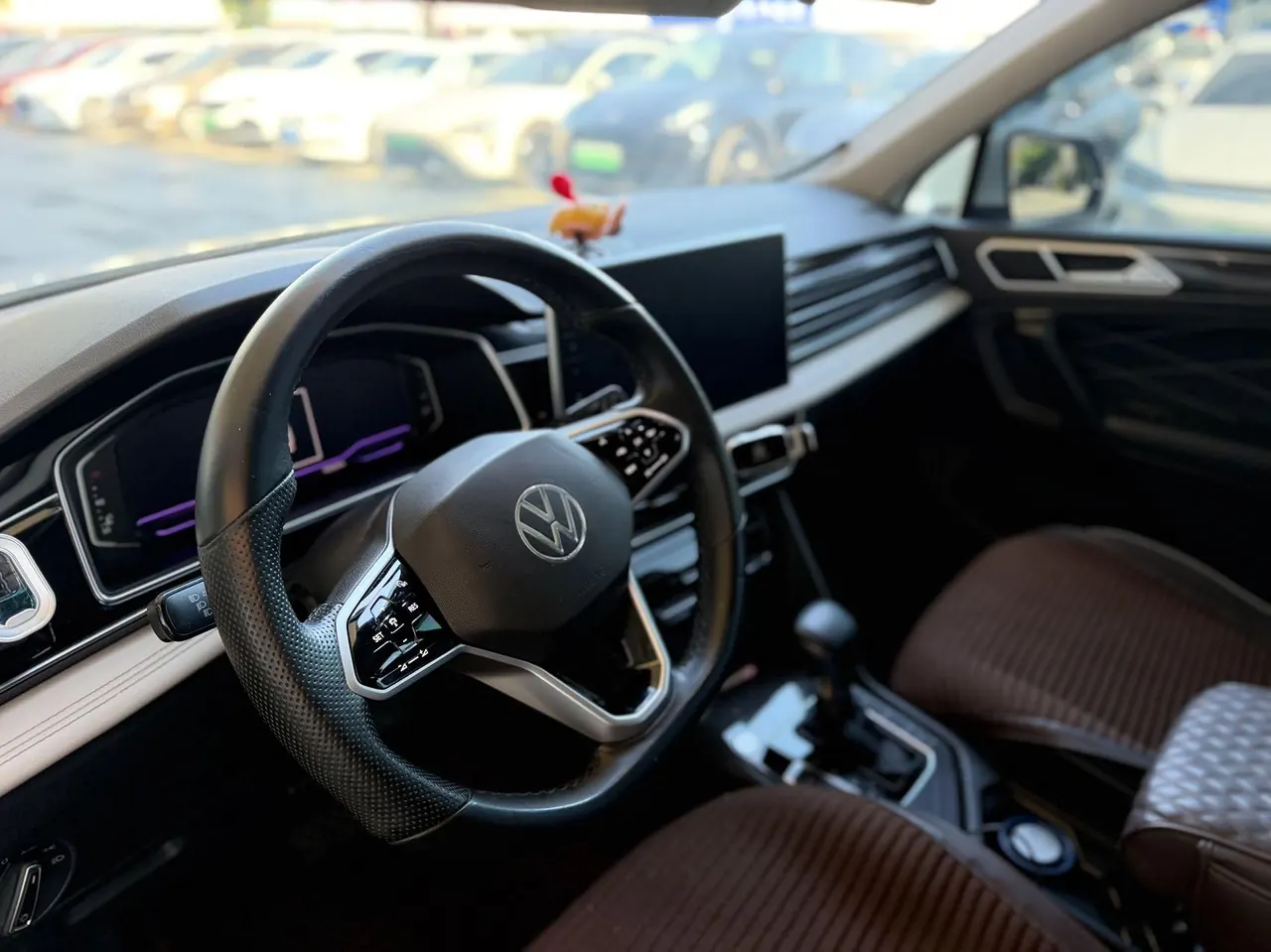 Volkswagen 2022 Tiguan L 2.0TSI 330TSI Two-Drive Smart Edition Automatic Gear 6