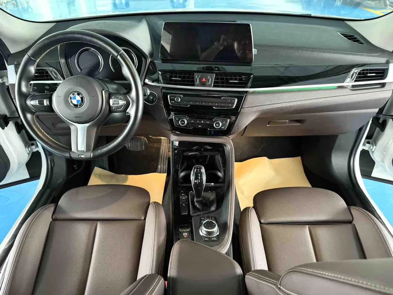 BMW 2023 X2 sDrive25i 2.0T M sports obsidian night version automatic gear 5