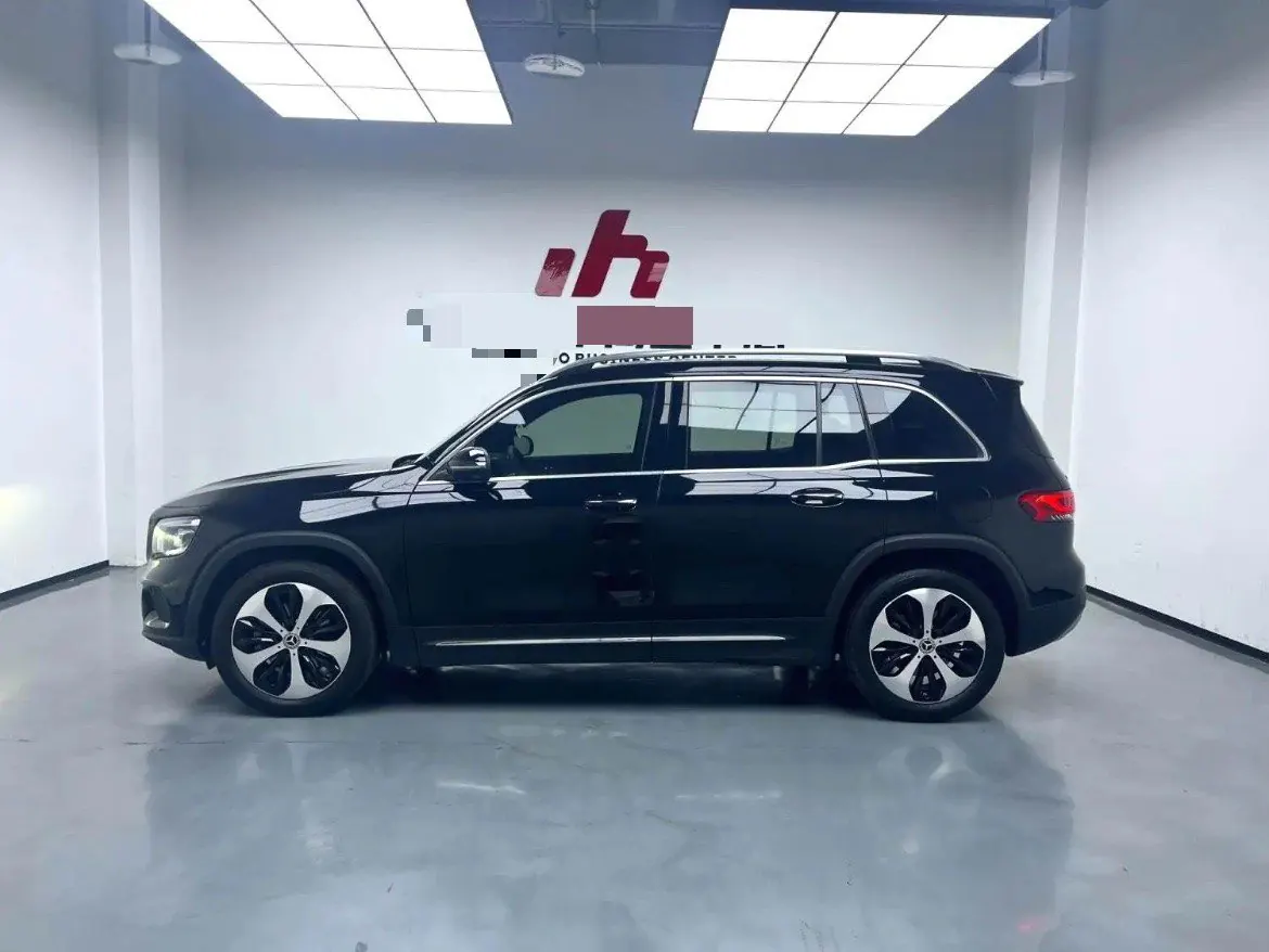 Mercedes Benz 2022 GLB 220 2.0T Fashion Automatic 2