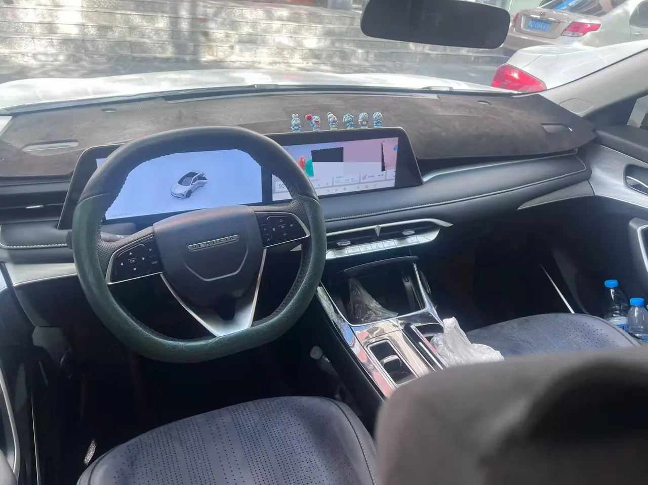 Venucia 2025 Large V DD-i Super Hybrid 1.5T 150km Killer Whale Yueyou Edition Automatic Gear 5