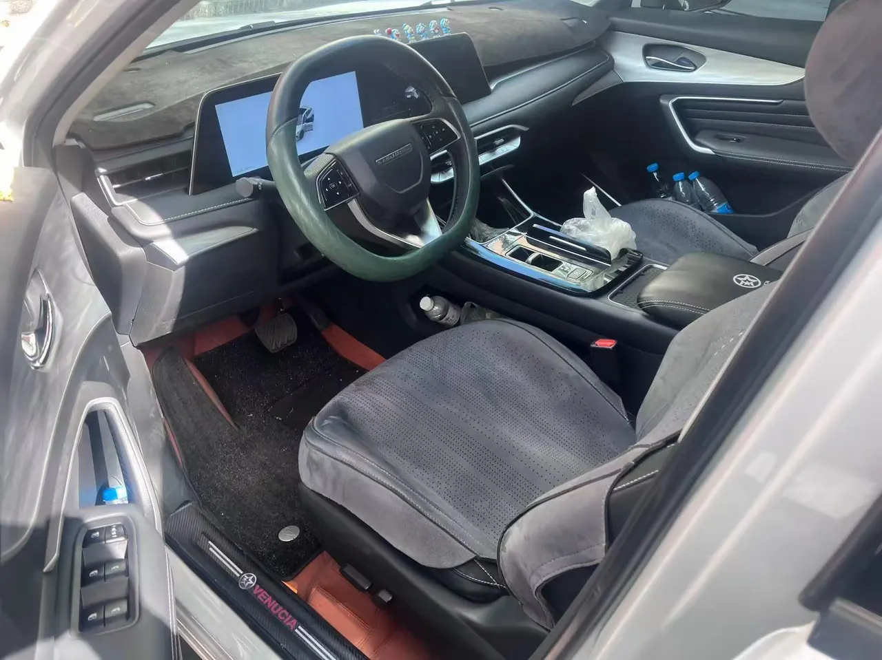 Venucia 2025 Large V DD-i Super Hybrid 1.5T 150km Killer Whale Yueyou Edition Automatic Gear 6