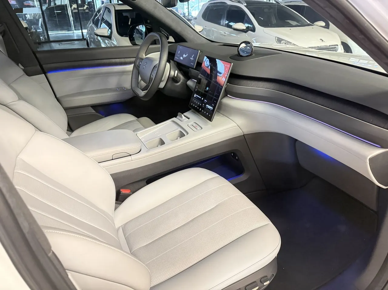 NIO 2023 ES8 75kWh Executive Edition Automatic Gear 6