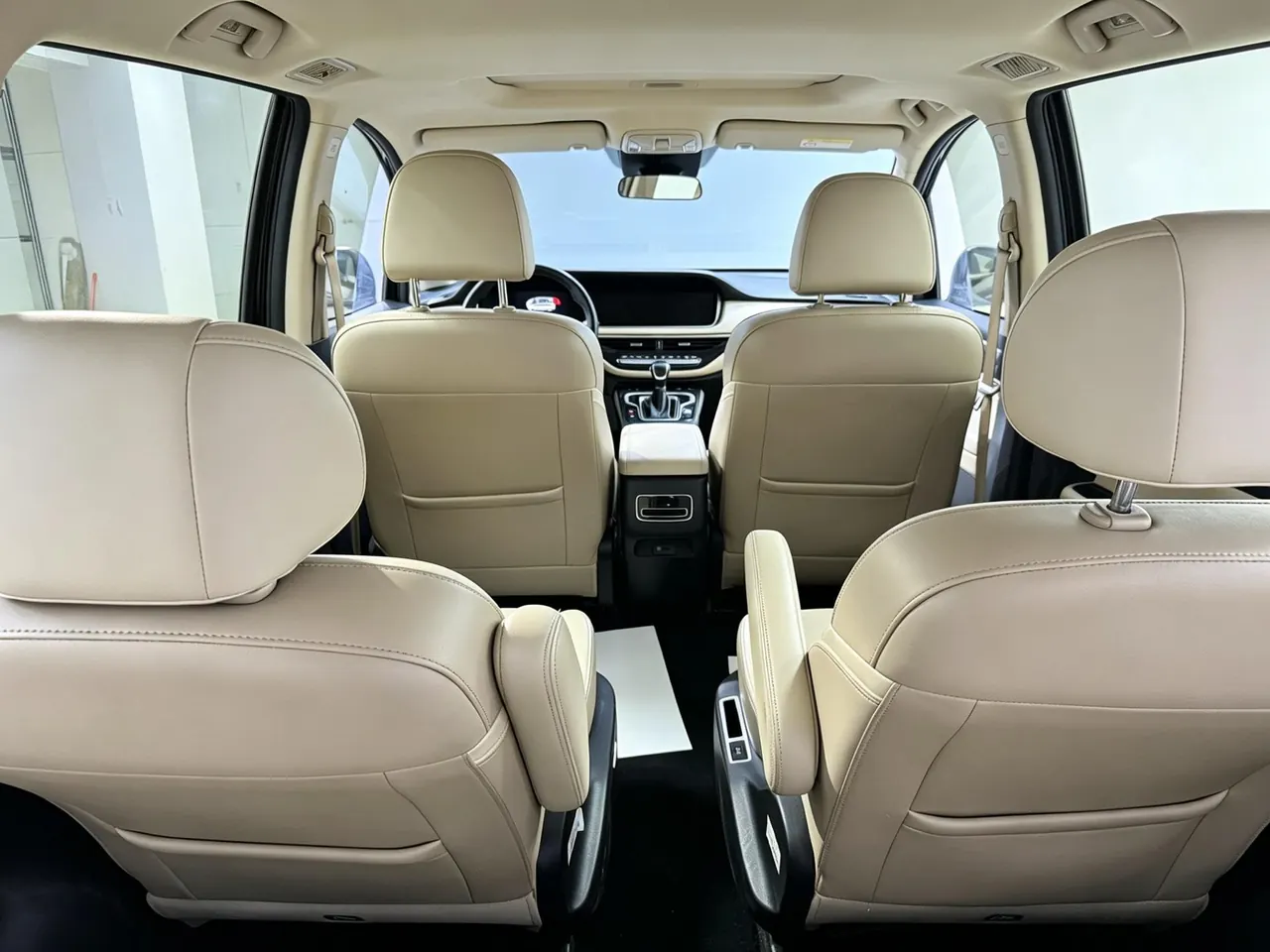 Chuanqi 2021 M6 1.5T 270T Deluxe Edition 7-seat Automatic Gear 9