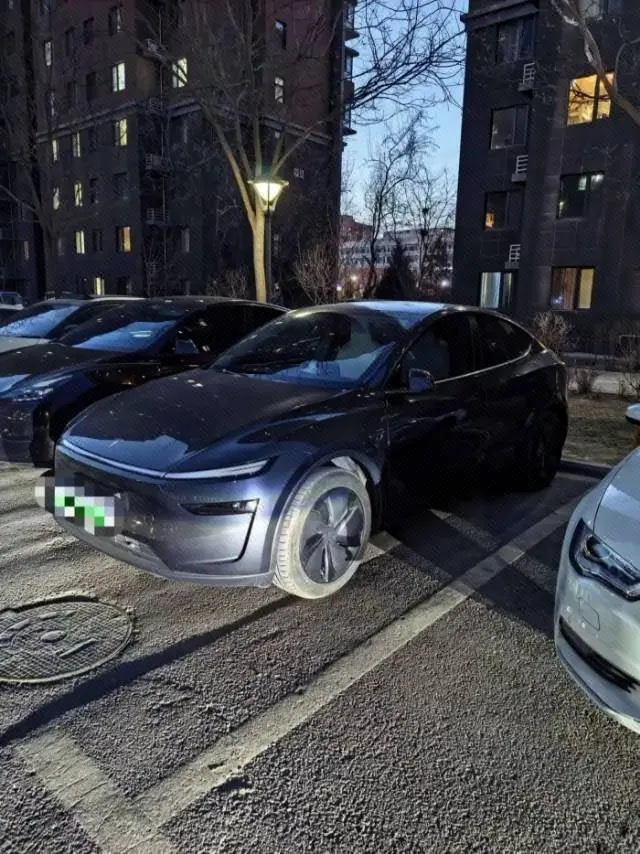 Открыть галерею: Tesla 2025 Model Y long endurance all-wheel drive version automatic transmission