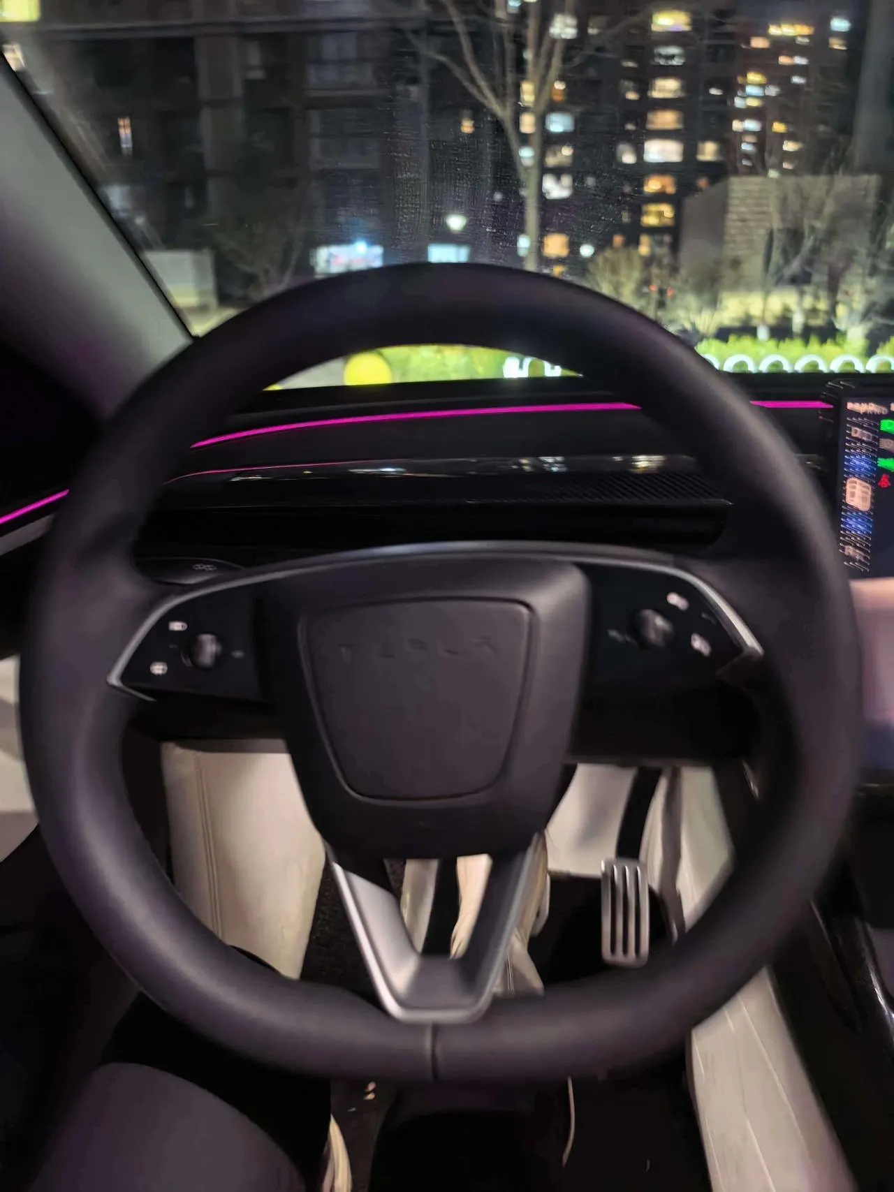 Tesla 2025 Model Y long endurance all-wheel drive version automatic transmission 5