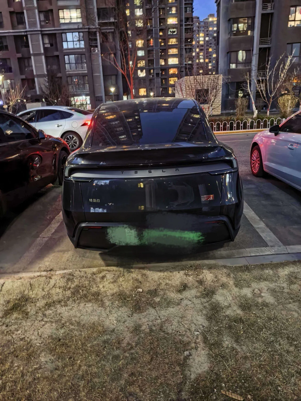 Tesla 2025 Model Y long endurance all-wheel drive version automatic transmission 7