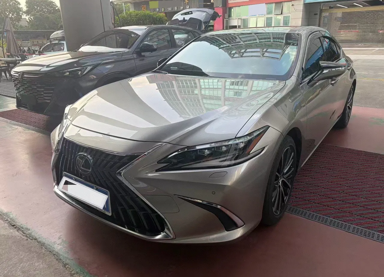 Lexus ES (Imported) 2022 ES300h 2.5 Stepless Premium Edition Automatic Gear - View 1