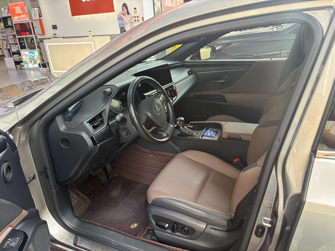Lexus ES (Imported) 2022 ES300h 2.5 Stepless Premium Edition Automatic Gear 4