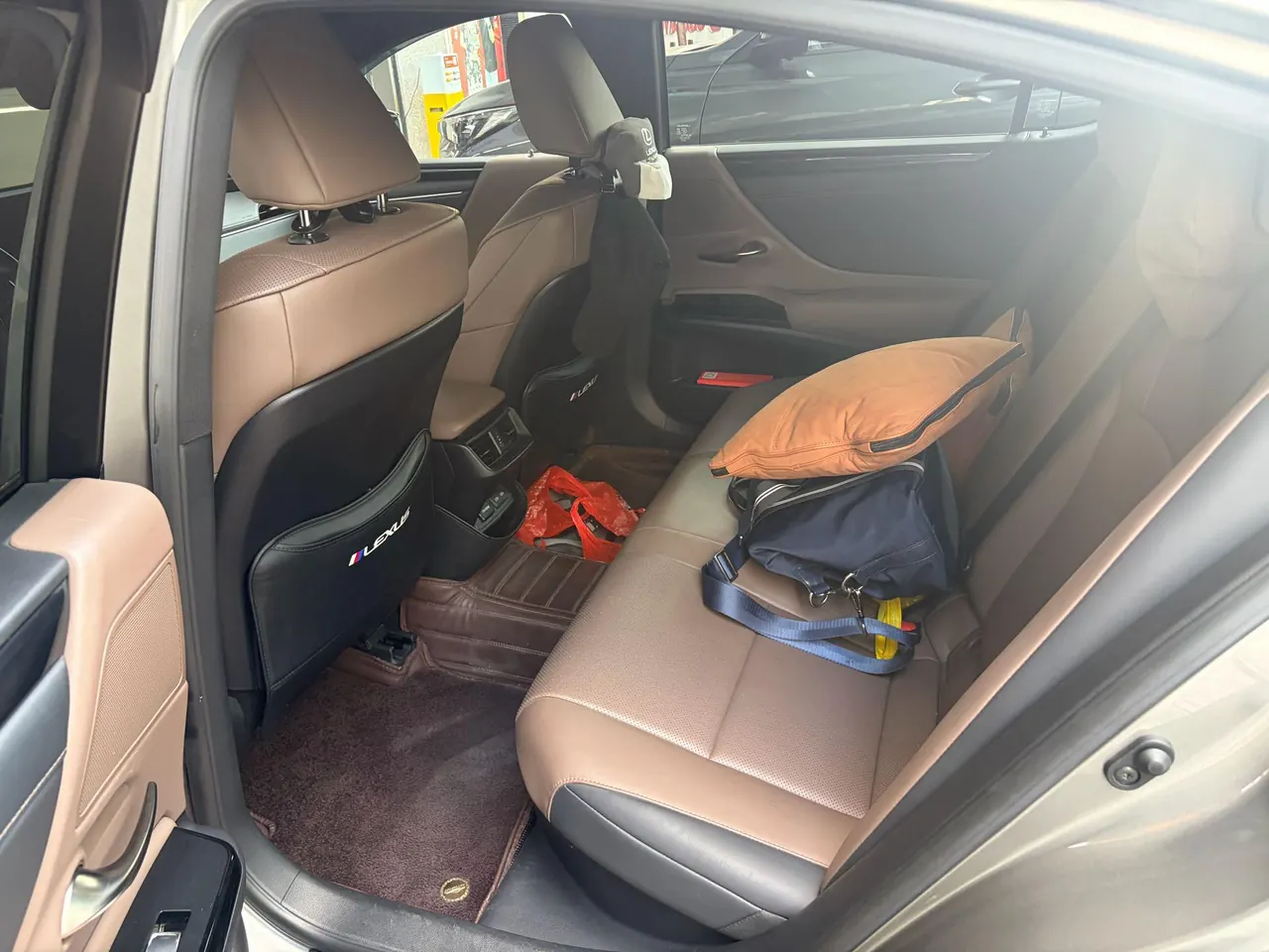 Lexus ES (Imported) 2022 ES300h 2.5 Stepless Premium Edition Automatic Gear 5