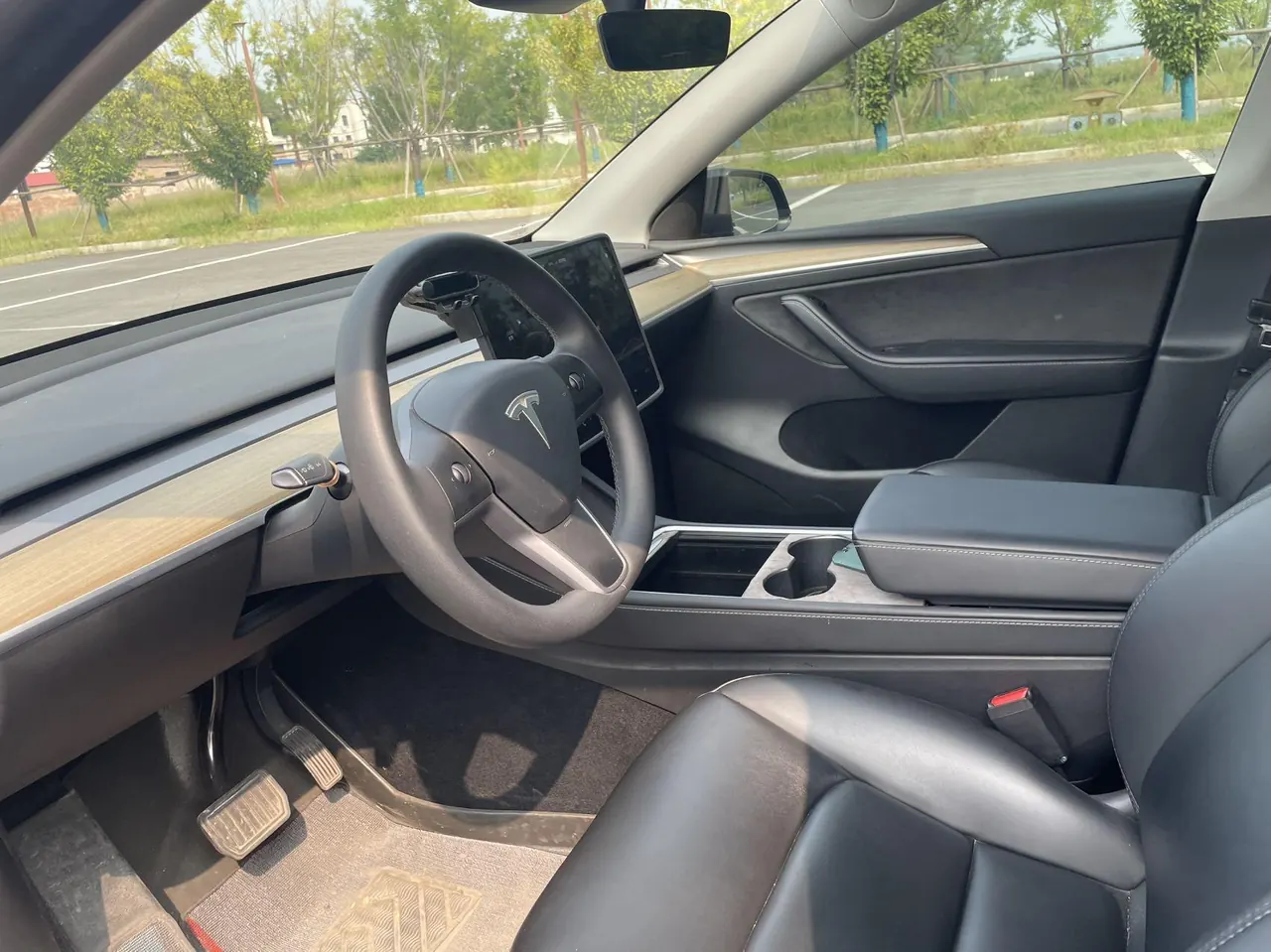 Tesla 2022 Model Y rear-wheel drive version (facelift) automatic gear 5