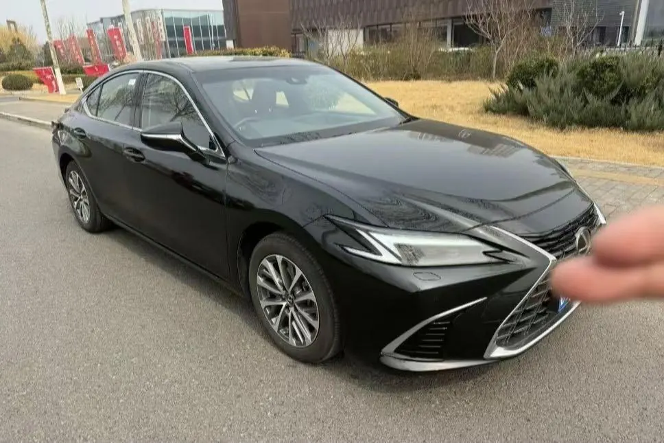 Lexus ES (Imported) 2022 ES300h 2.5 Stepless Premium Edition Automatic Gear 2