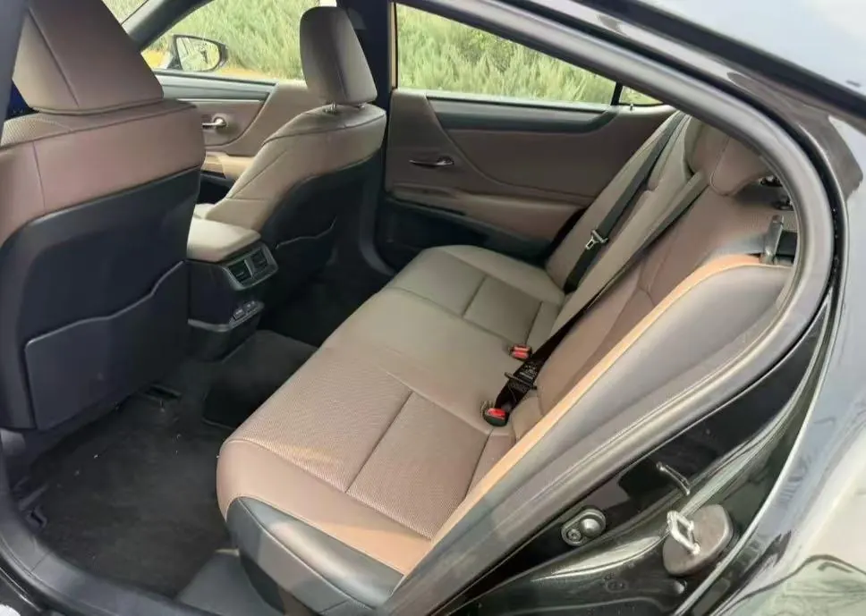 Lexus ES (Imported) 2022 ES300h 2.5 Stepless Premium Edition Automatic Gear 6