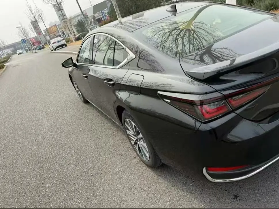 Lexus ES (Imported) 2022 ES300h 2.5 Stepless Premium Edition Automatic Gear 7