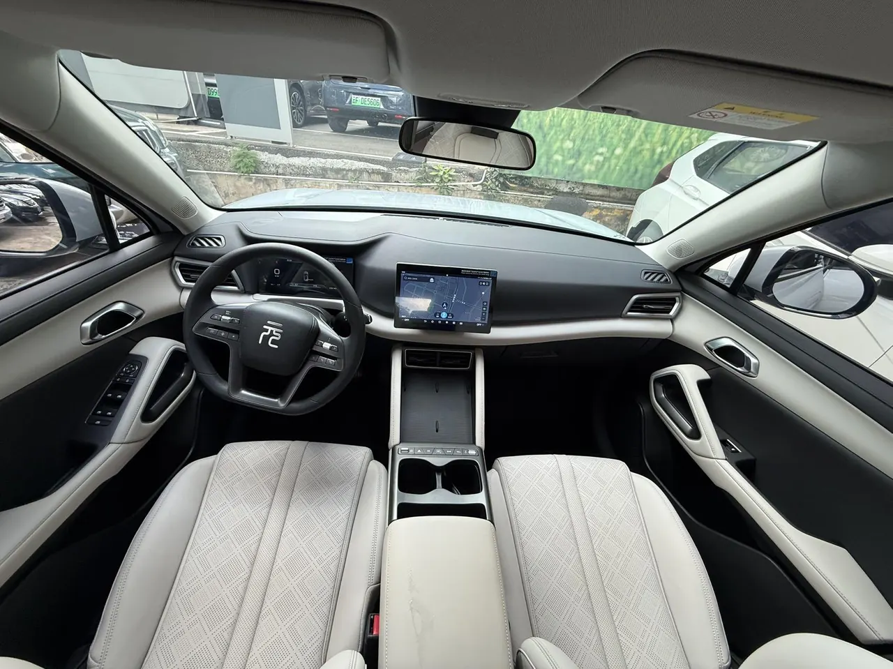 BYD 2025 Yuan UP 301KM Pilot Automatic Gear 6