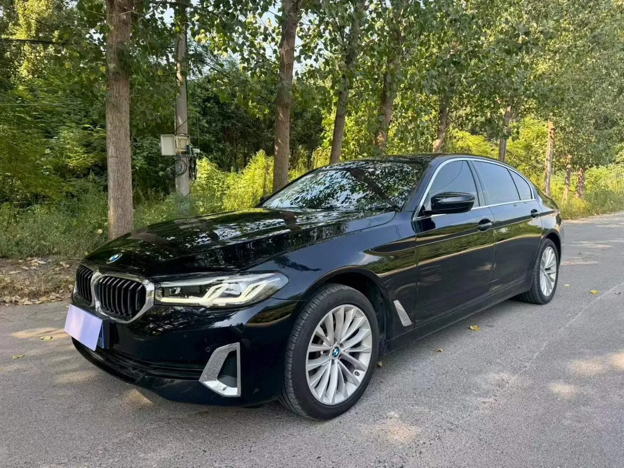 Открыть галерею: BMW 5 Series 2021 525Li 2.0T Luxury Suit Automatic Gear