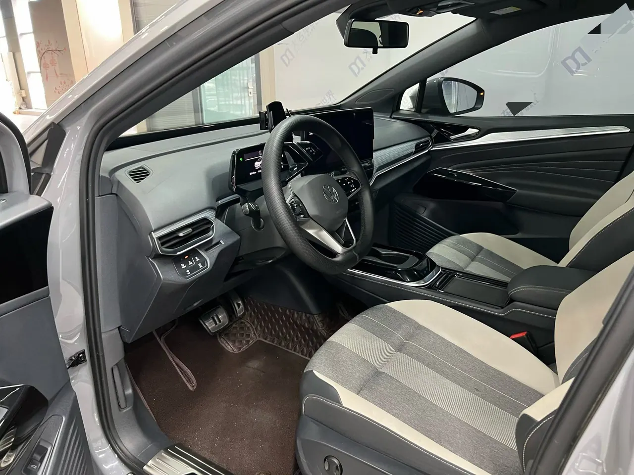 Volkswagen 2021 ID. 4 CROZZ Long Endurance PURE Two-Drive Automatic Transmission 3