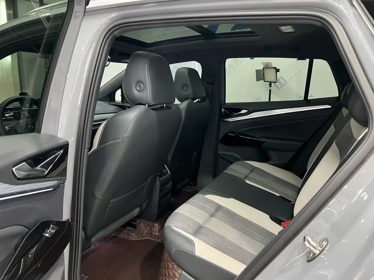 Volkswagen 2021 ID. 4 CROZZ Long Endurance PURE Two-Drive Automatic Transmission 4