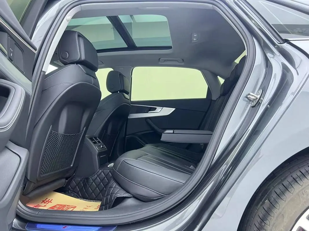 Audi 2022 A4L 2.0TFSI 40TFSI Deluxe Dynamic Automatic 4