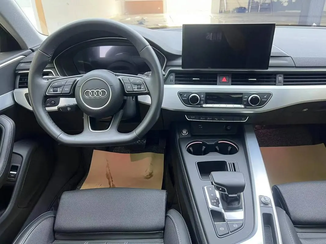 Audi 2022 A4L 2.0TFSI 40TFSI Deluxe Dynamic Automatic 6