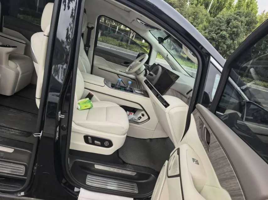 WEY 2025 high mountain 9 Hi4 1.5T four-wheel drive version automatic gear 4