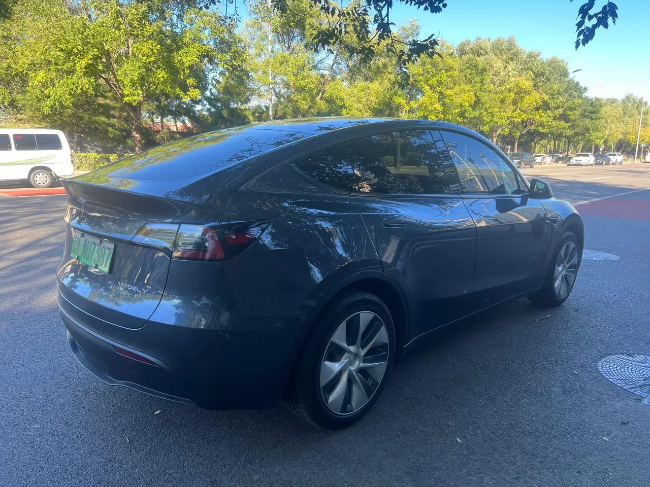 Open image lightbox: Tesla 2021 Model Y Standard Endurance Rear Drive Automatic Gear