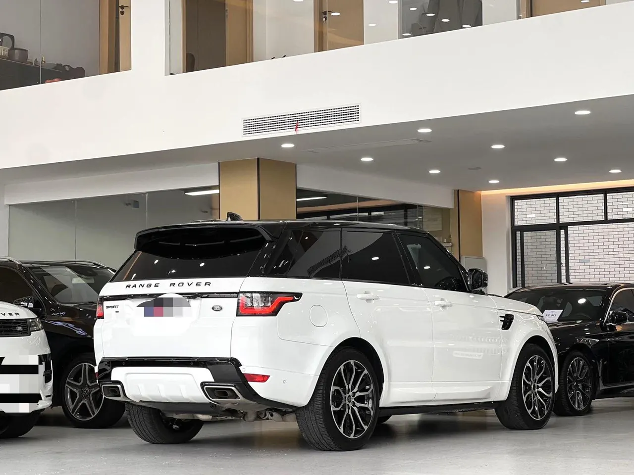 Land Rover Range Rover Sport Edition (Imported) 2021 Range Rover Sport Edition 48V 3.0T L6 Yao Black Edition Automatic Gear 3