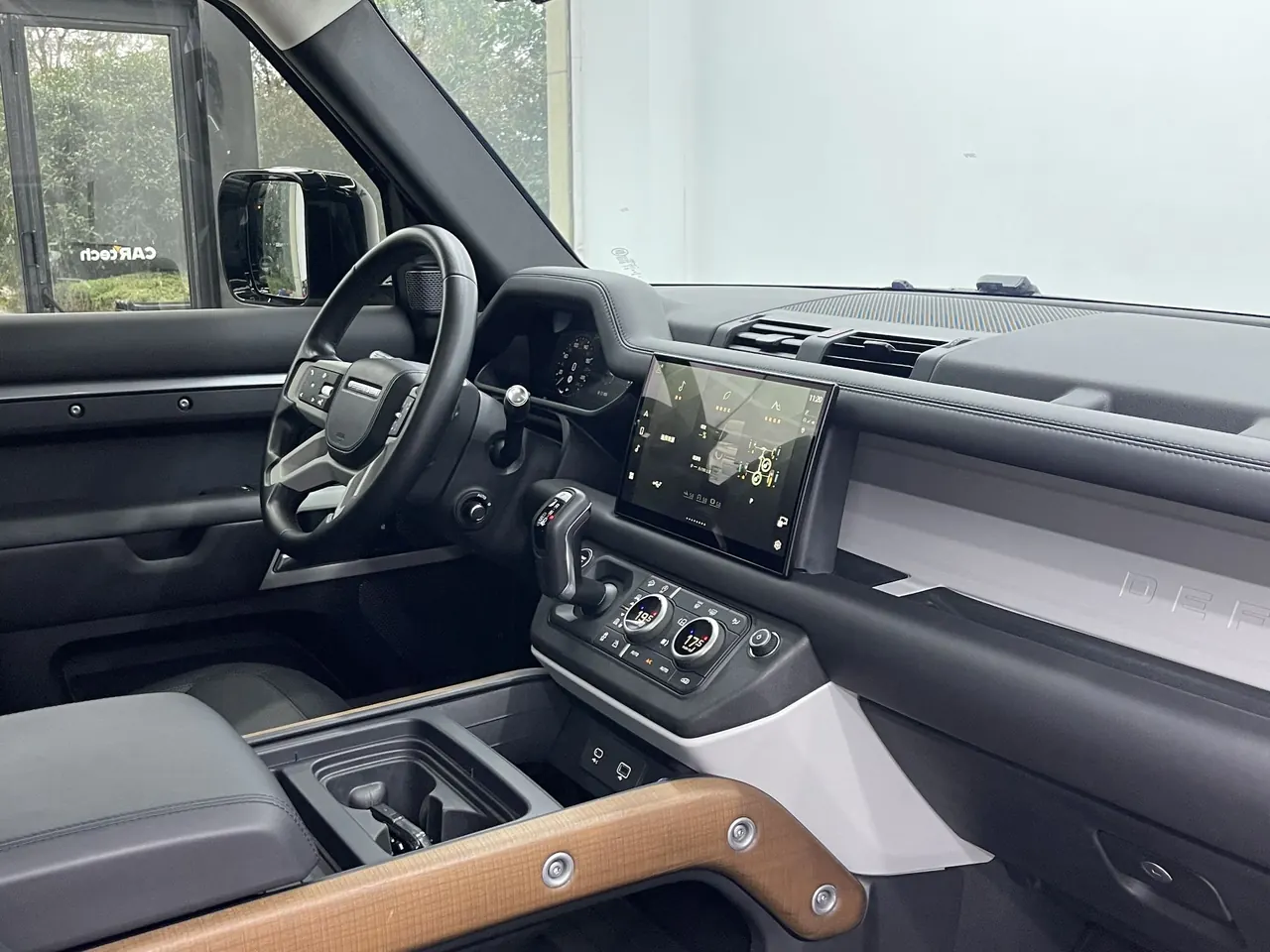 Land Rover Guard (Imported) 2022 Guard 110 48V 3.0T P400 X-DYNAMIC HSE Automatic Gear 4
